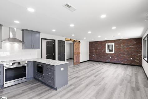 327 W Main Street Clinton SC 29325