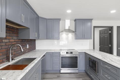 327 W Main Street Clinton SC 29325