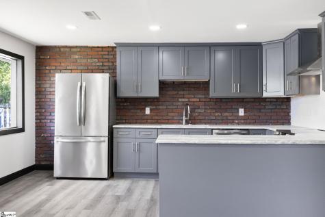 327 W Main Street Clinton SC 29325