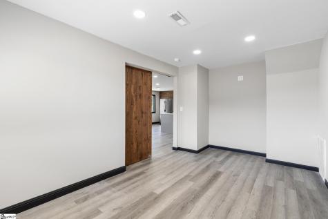 327 W Main Street Clinton SC 29325