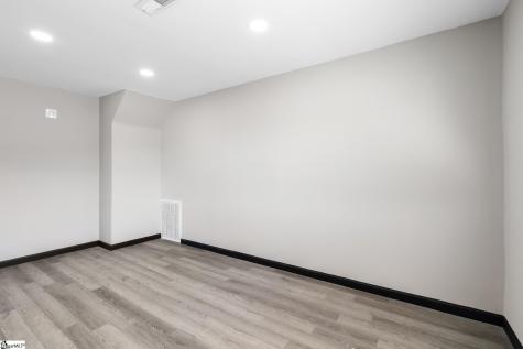 327 W Main Street Clinton SC 29325