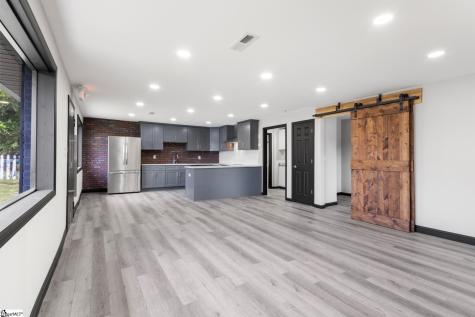 327 W Main Street Clinton SC 29325