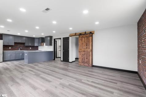 327 W Main Street Clinton SC 29325