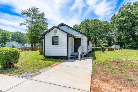 141 Edge Street Wellford SC 29385