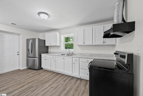 141 Edge Street Wellford SC 29385