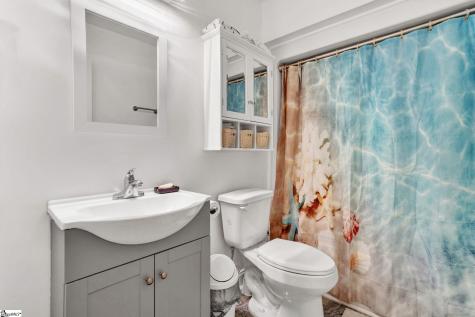 136 Amberwood Drive Anderson SC 29621