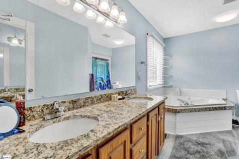 136 Amberwood Drive Anderson SC 29621