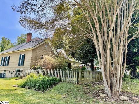 206 E Greenwood Street Landrum SC 29356