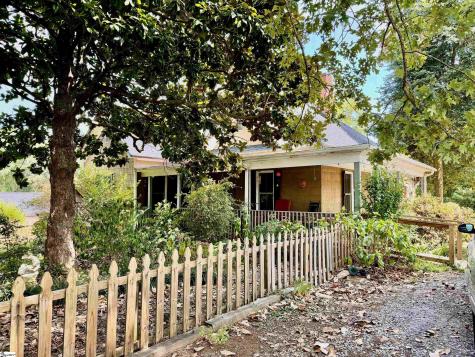 206 E Greenwood Street Landrum SC 29356