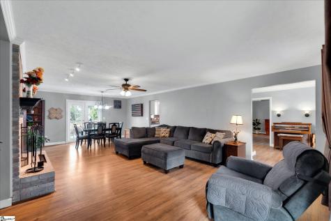 1002 Greenwood Court Easley SC 29642