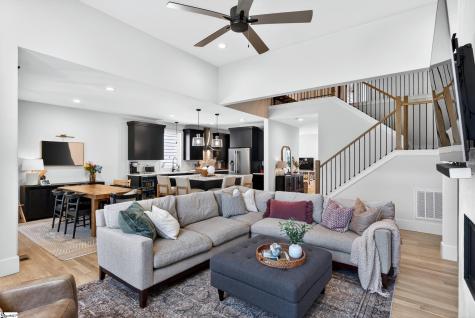 20 Village Crest Drive Greenville SC 29607