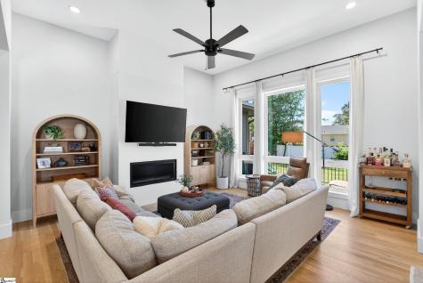 20 Village Crest Drive Greenville SC 29607