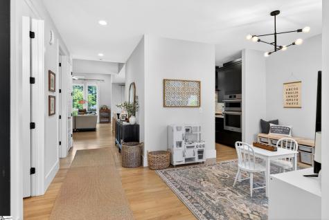 20 Village Crest Drive Greenville SC 29607