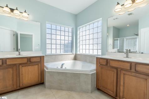 3 Cedarhill Court Simpsonville SC 29681