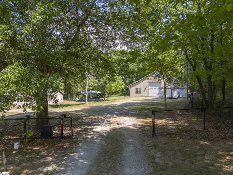 183-185 Rubin Thorne Road Campobello SC 29322