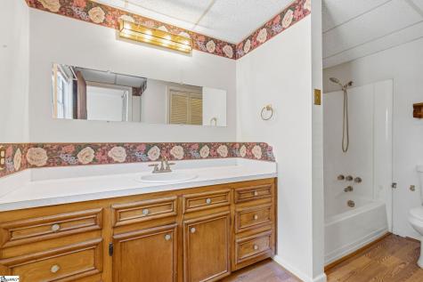 8 Bainbridge Drive Greenville SC 29611