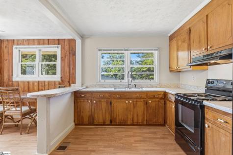 8 Bainbridge Drive Greenville SC 29611