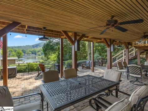 1522 W Lakeshore Drive Landrum SC 29356