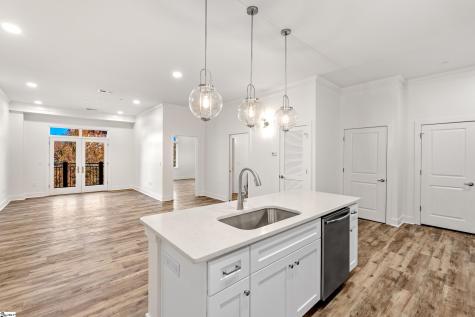 98 E Mcbee Avenue Greenville SC 29601