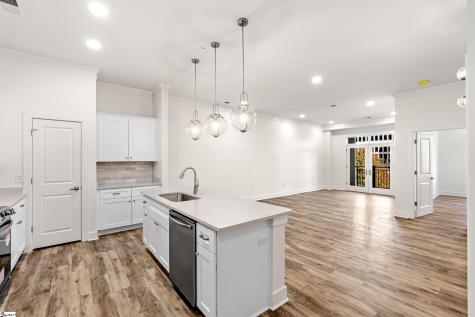 98 E Mcbee Avenue Greenville SC 29601