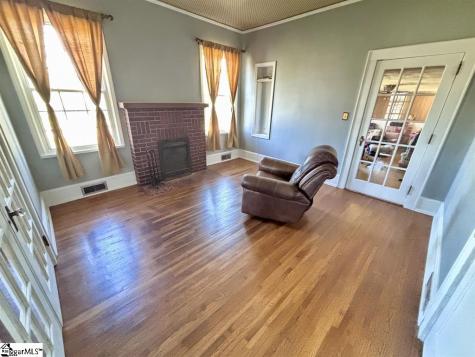 400 E Buford Street Gaffney SC 29340