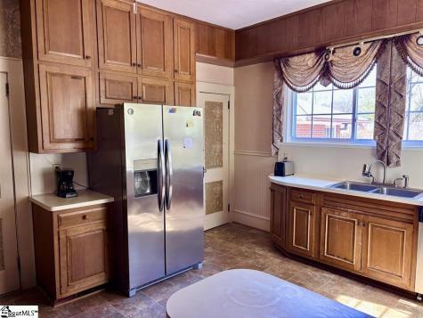 400 E Buford Street Gaffney SC 29340