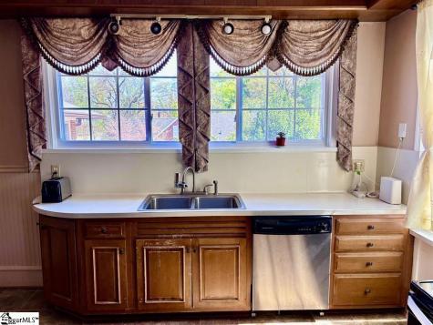 400 E Buford Street Gaffney SC 29340