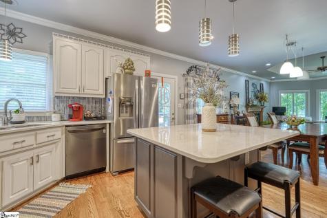 335 Hillcove Point Wellford SC 29385