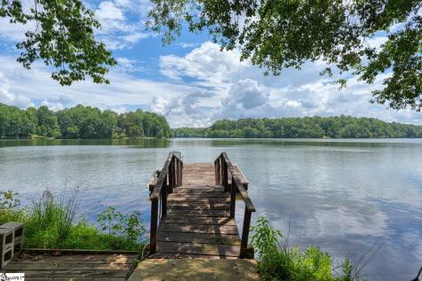 335 Hillcove Point Wellford SC 29385