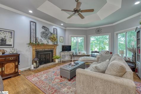 335 Hillcove Point Wellford SC 29385