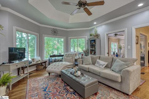 335 Hillcove Point Wellford SC 29385