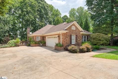 335 Hillcove Point Wellford SC 29385