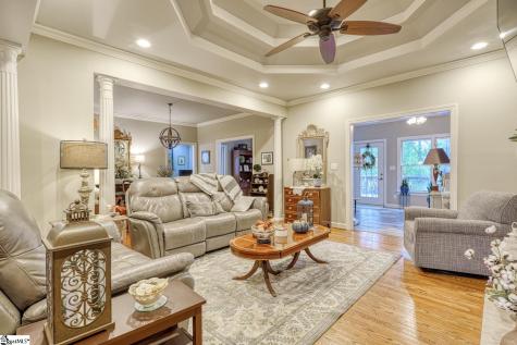 335 Hillcove Point Wellford SC 29385