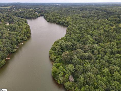 335 Hillcove Point Wellford SC 29385