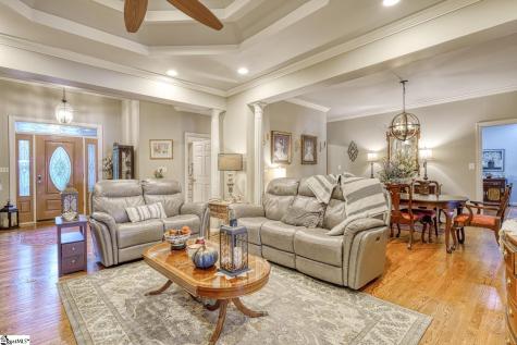 335 Hillcove Point Wellford SC 29385