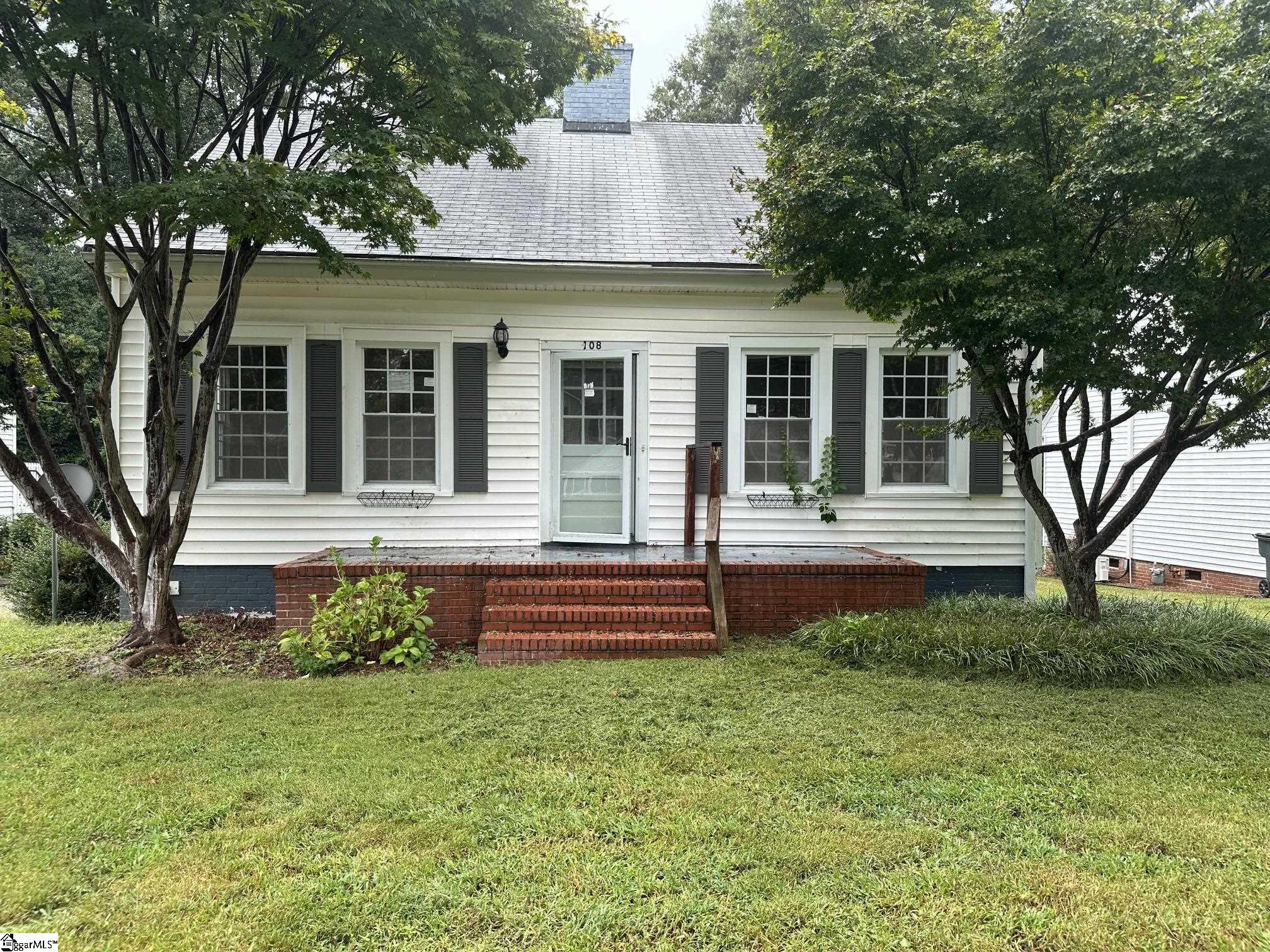 108 Moreland Avenue Laurens SC 29360