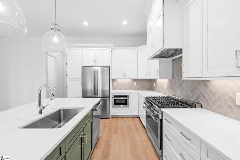69 Mcneil Court Greenville SC 29609