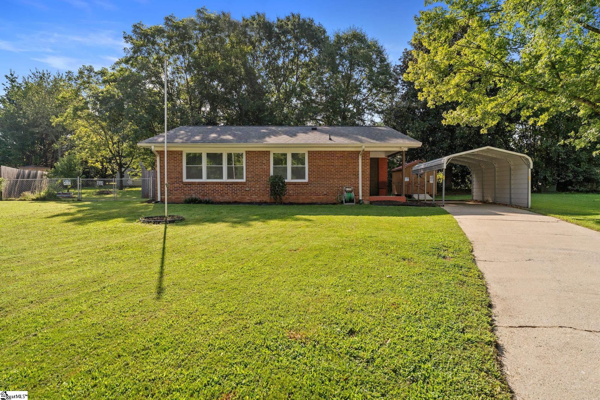 17 Lawnview Court Wellford SC 29385