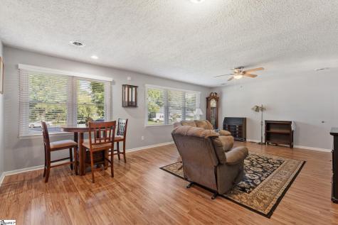 17 Lawnview Court Wellford SC 29385