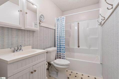 17 Lawnview Court Wellford SC 29385