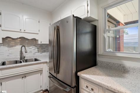 17 Lawnview Court Wellford SC 29385