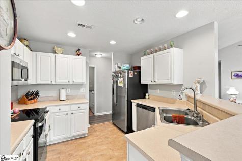 225 Kittiwake Lane Boiling Springs SC 29316
