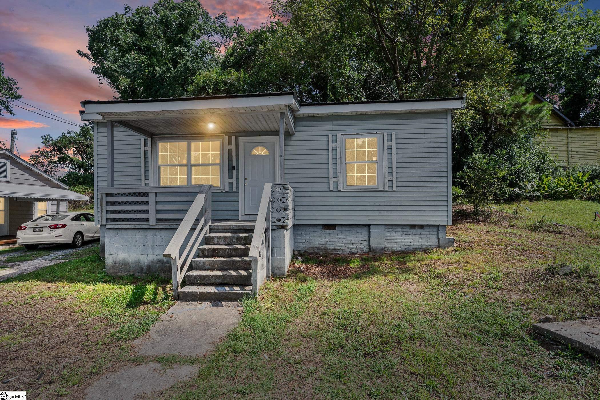 204 Hunters Court Laurens SC 29360