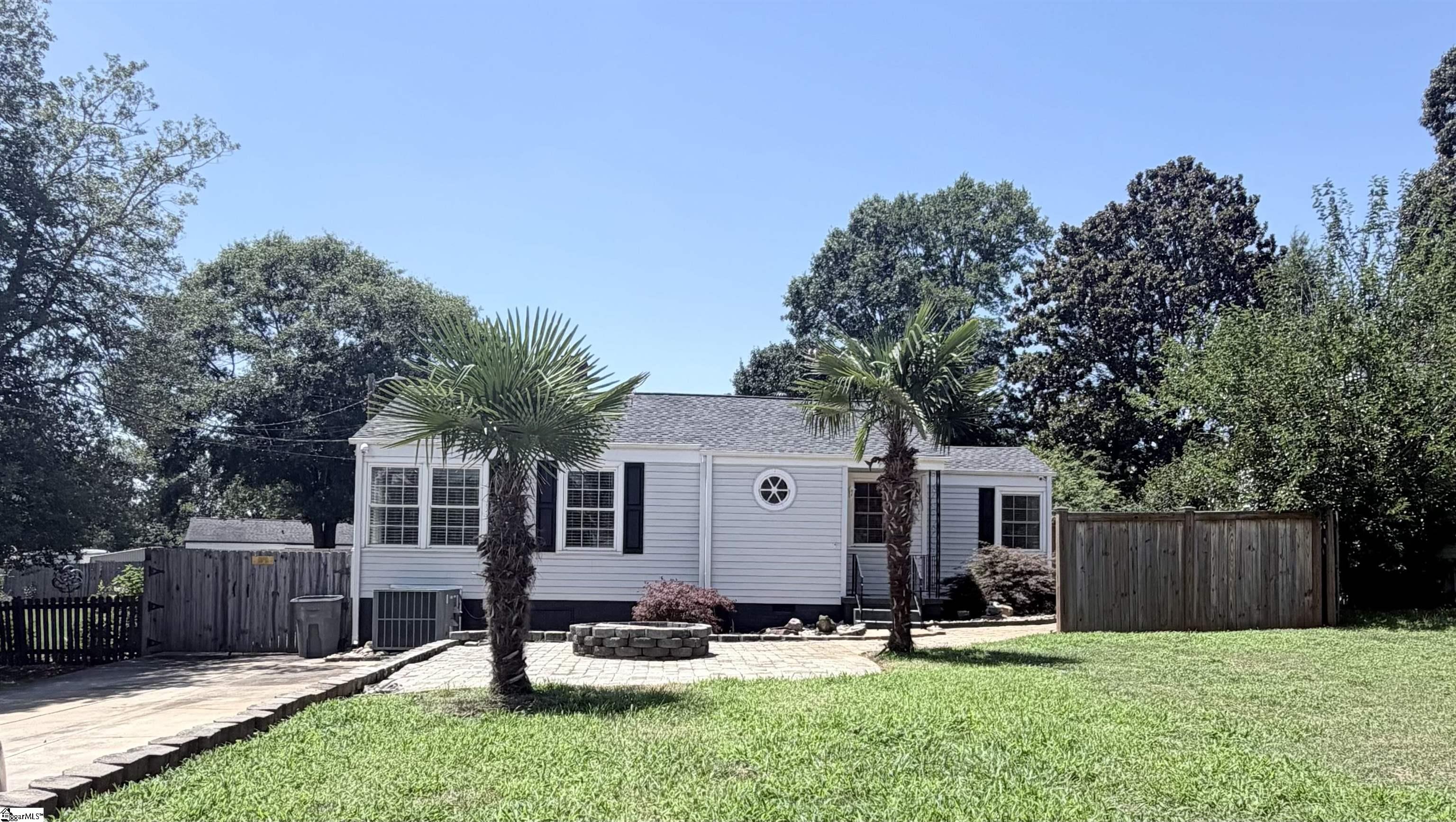 16 Rutledge Avenue Greenville SC 29617