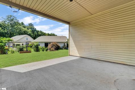 324 S Stonegate Drive Seneca SC 29678