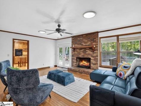 219 Oakwood Court Greenville SC 29607