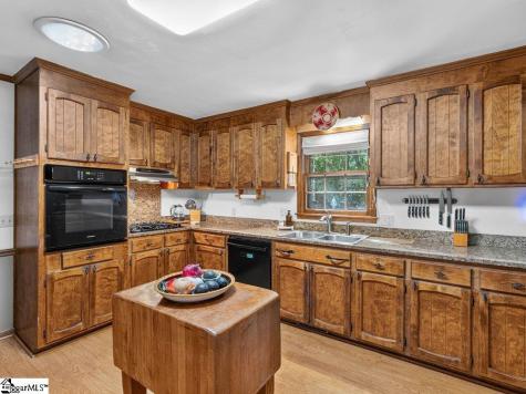 219 Oakwood Court Greenville SC 29607