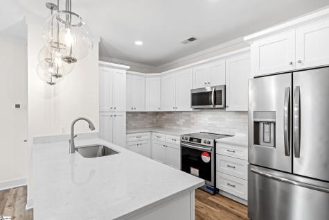 98 E Mcbee Avenue Greenville SC 29601