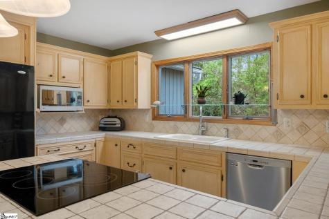 1493 Iroquois Drive Seneca SC 29672