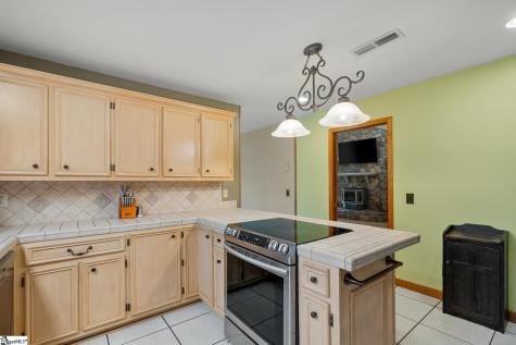 1493 Iroquois Drive Seneca SC 29672